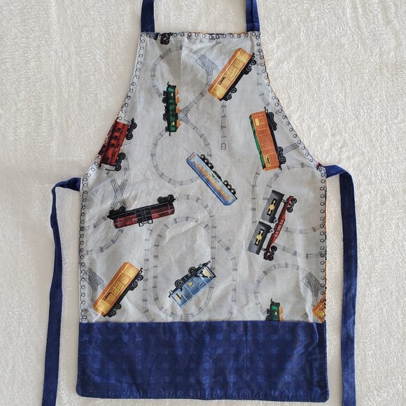 Kids Apron REVERSIBLE Tools & Trains Apron with 3 Pockets Baking Cooking Art - Picture 5 of 11